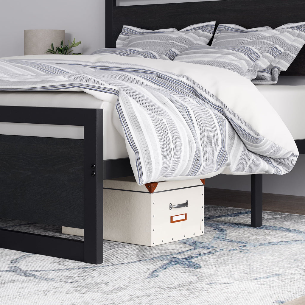 Queen Size Metal Platform Bed Frame with Wooden Headboard Footboard O31391