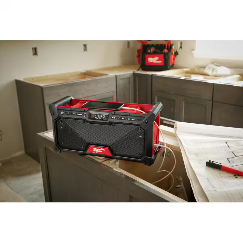 18V Lithium-Ion Cordless Jobsite Radio O1560