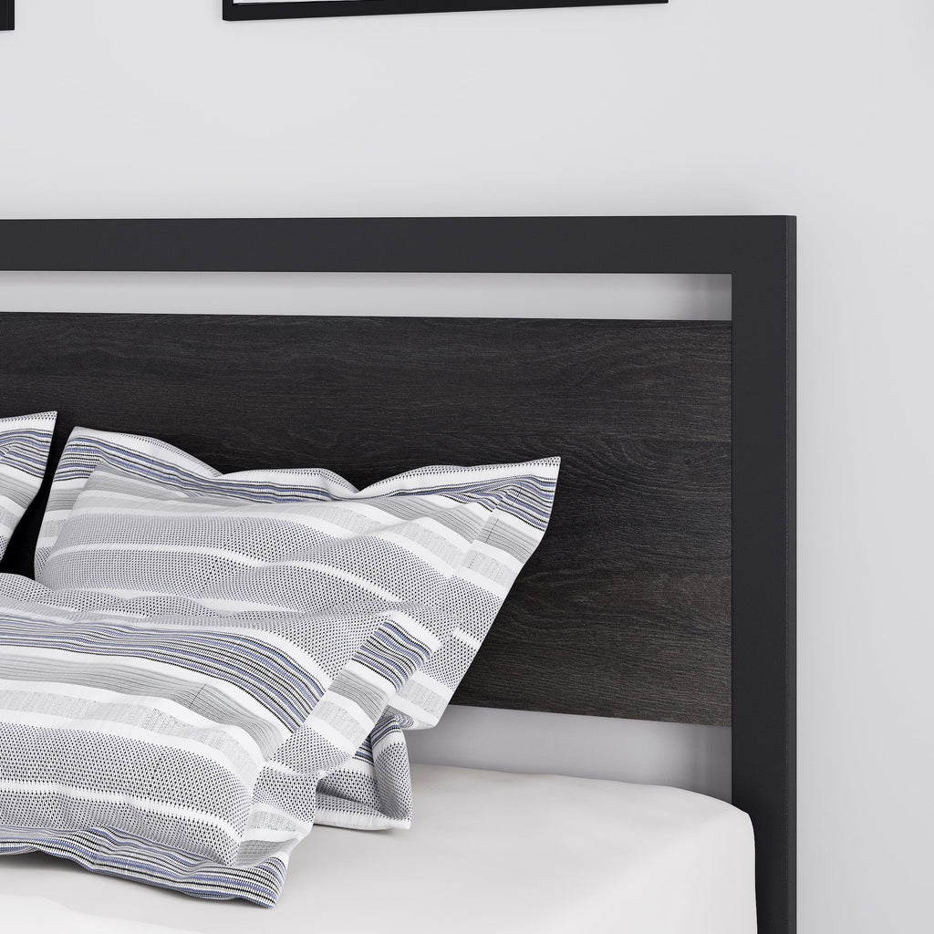 Queen Size Metal Platform Bed Frame with Wooden Headboard Footboard O31391