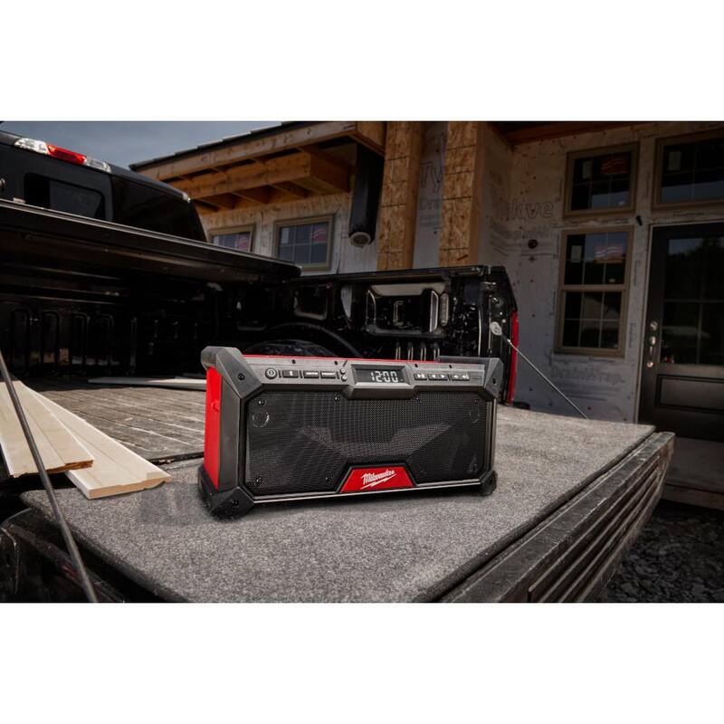 18V Lithium-Ion Cordless Jobsite Radio O1560