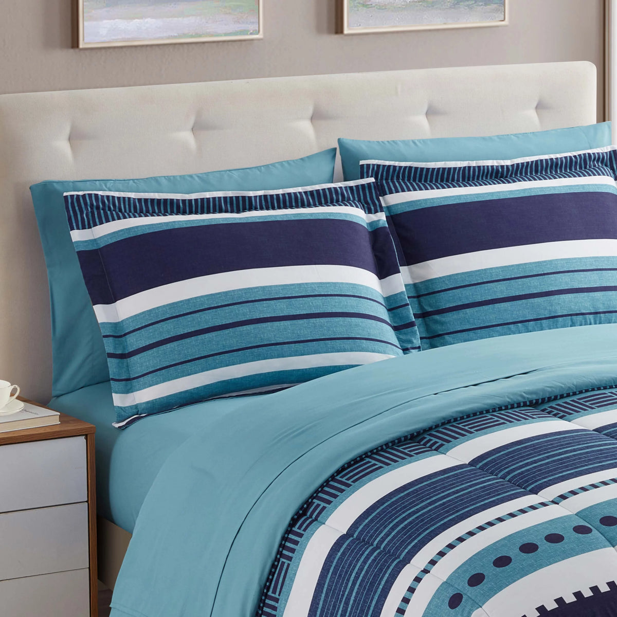 7 Piece Queen Comforter & Sheet Set S6618